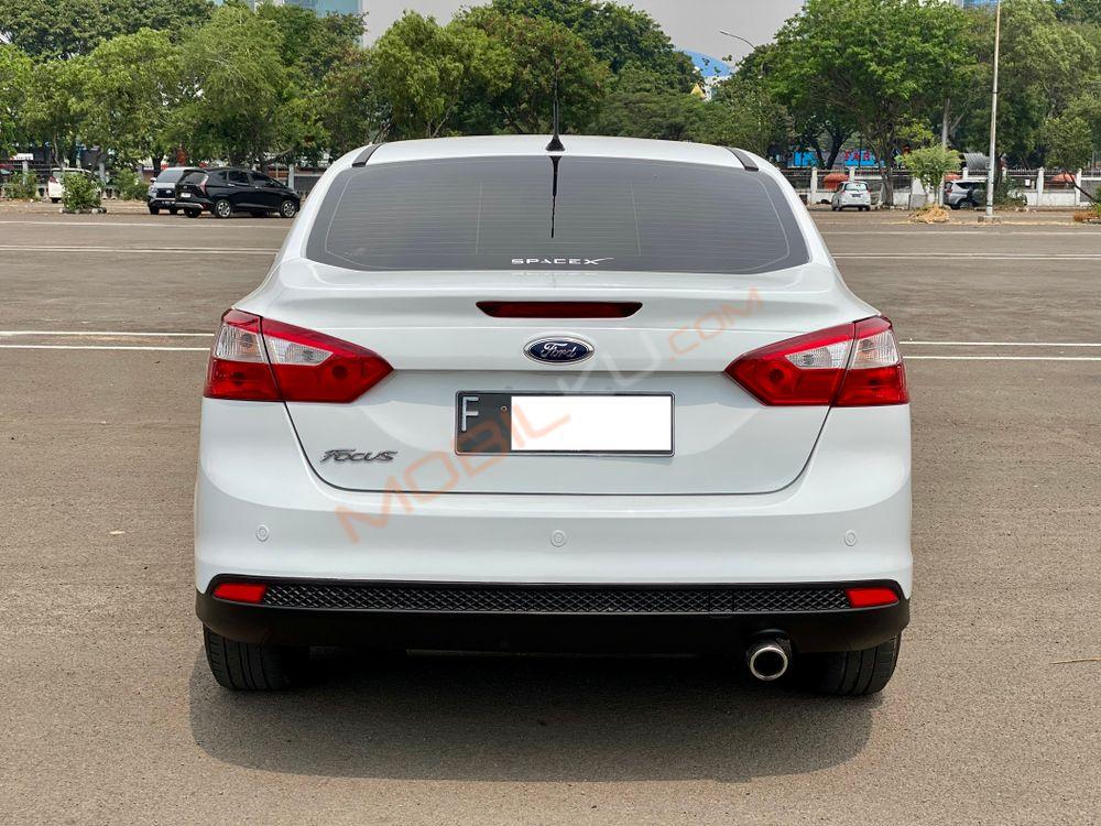 Mobil Ford Focus 2013