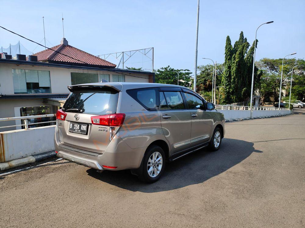 Mobil Toyota Kijang Innova 2016