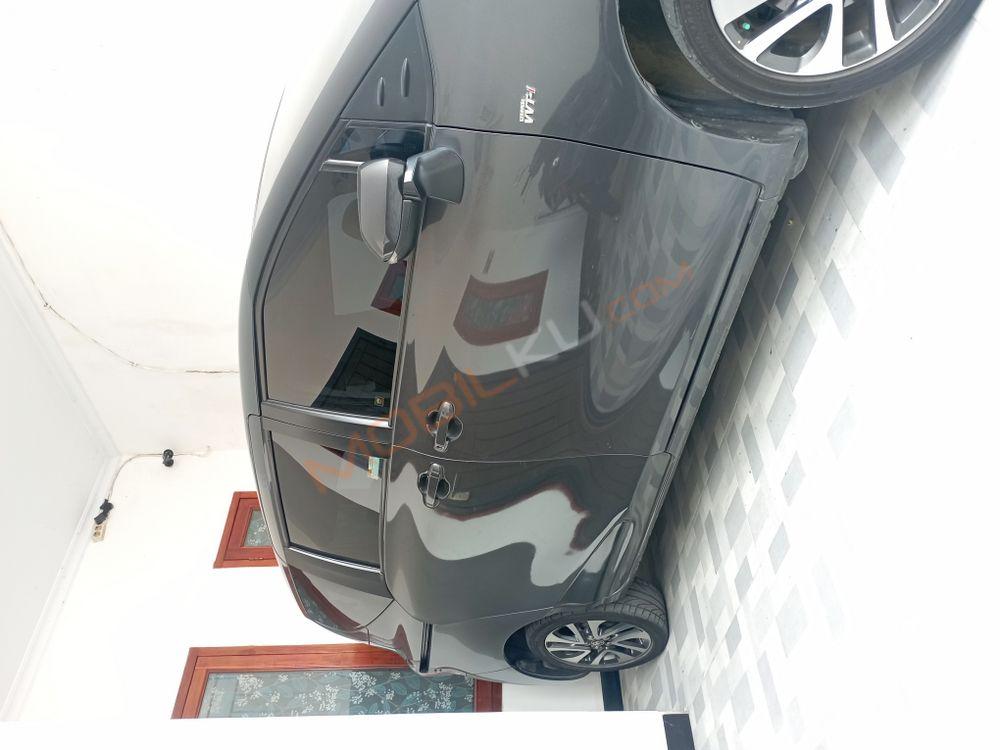 Mobil Toyota Sienta 2018