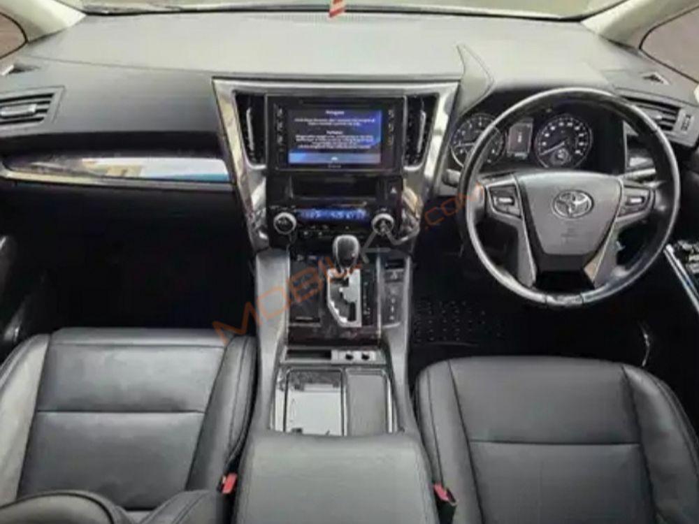 Mobil Toyota Vellfire 2018