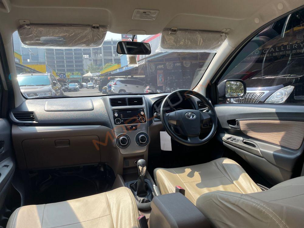Mobil Toyota Avanza 2014