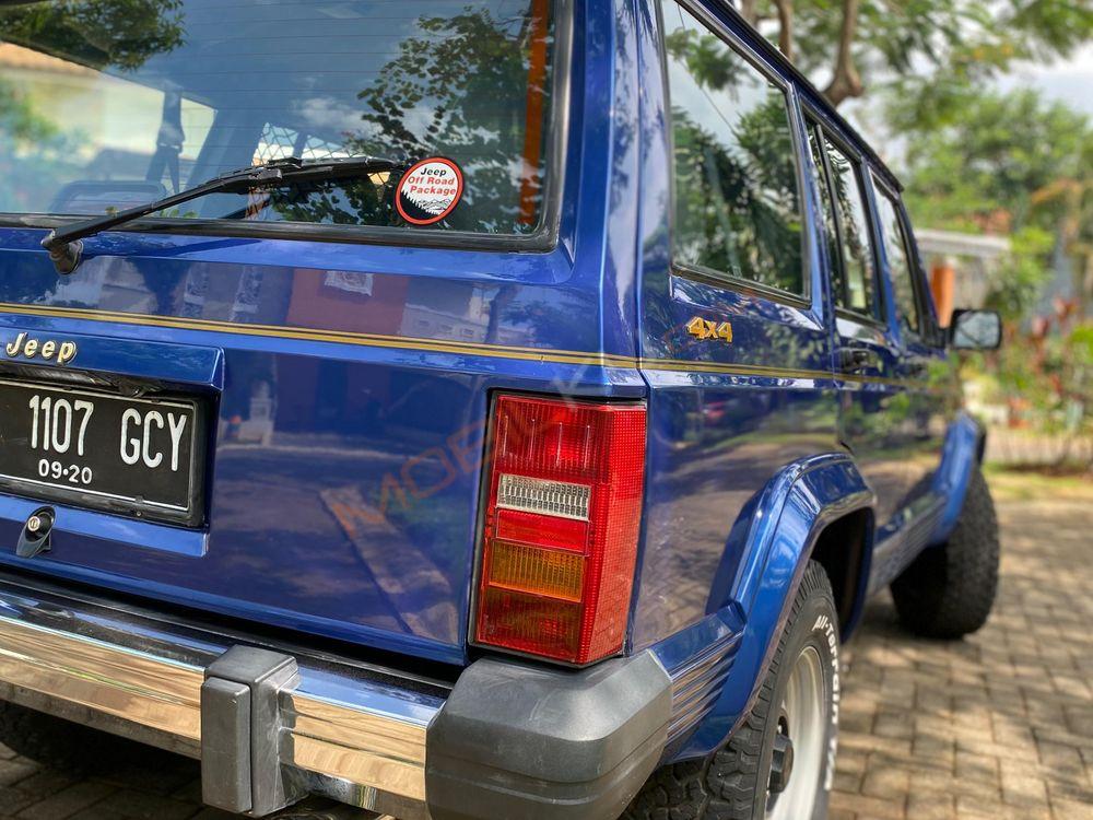 Mobil Jeep Cherokee 1996