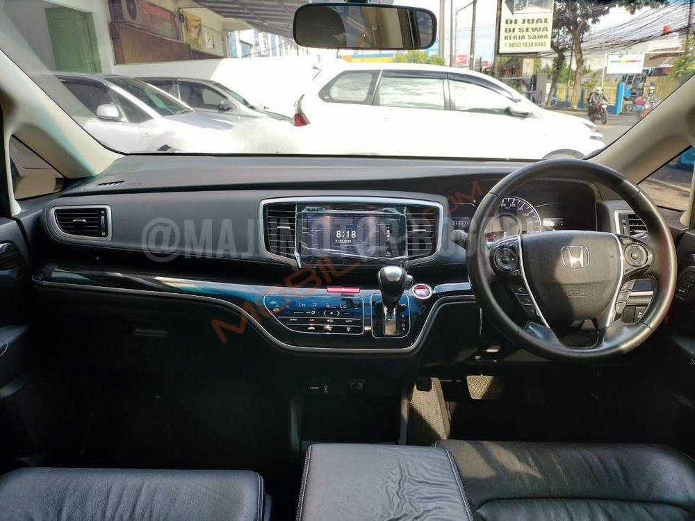 Mobil Honda Odyssey 2019