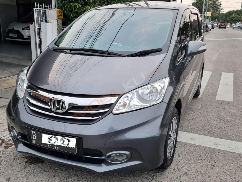 Mobil Honda Freed 2014