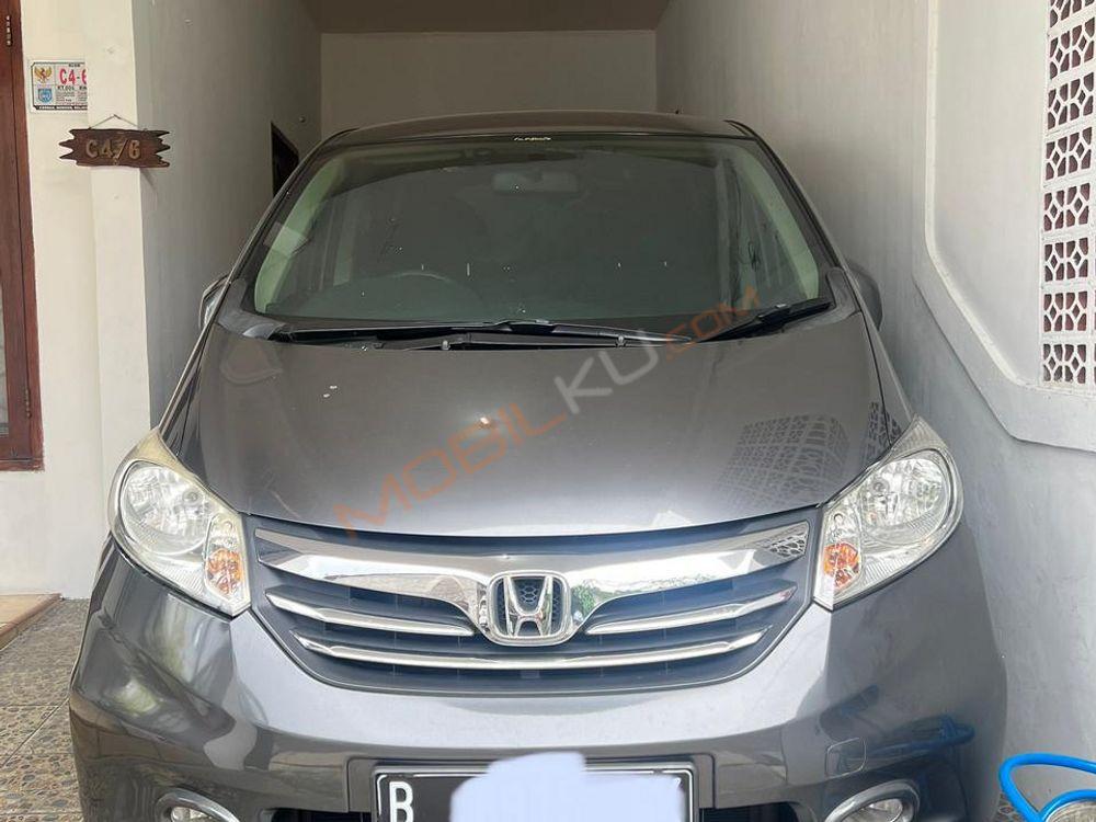 Mobil Honda Freed 2014