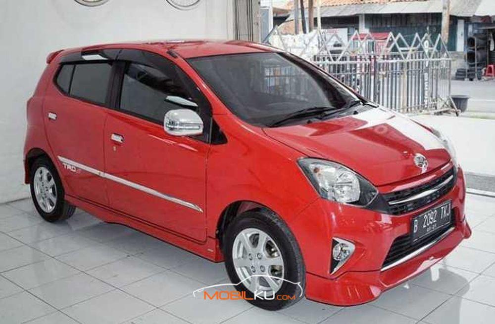 Mobil Toyota Agya 2016