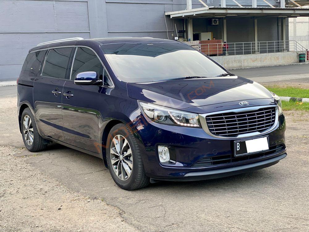 Mobil Kia Sedona 2016