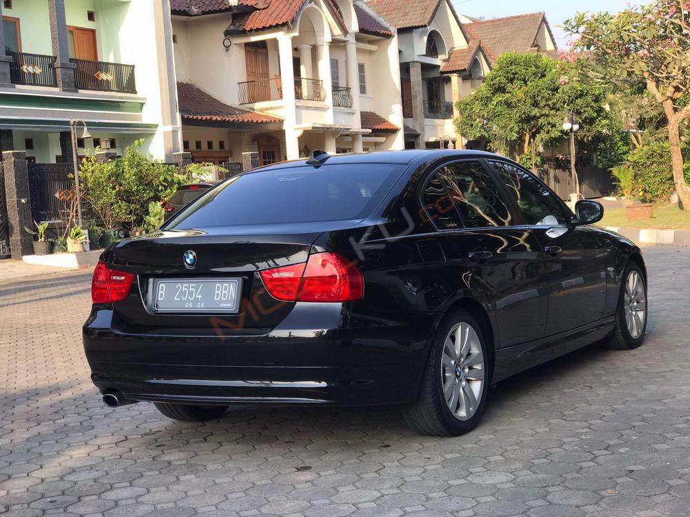 Mobil BMW 3 Series 2010