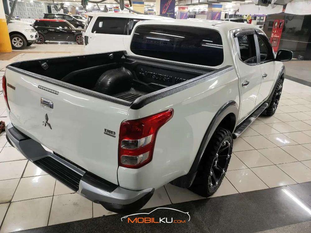 Mobil Mitsubishi Triton 2018