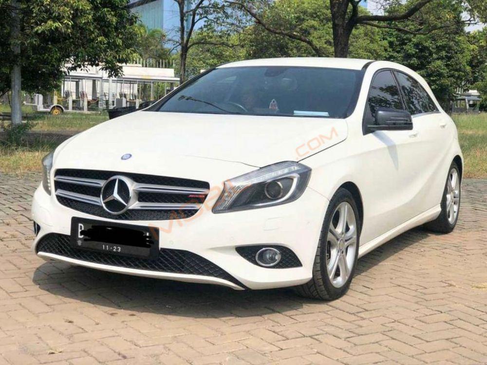 Mobil Mercedes-Benz A-Class 2013