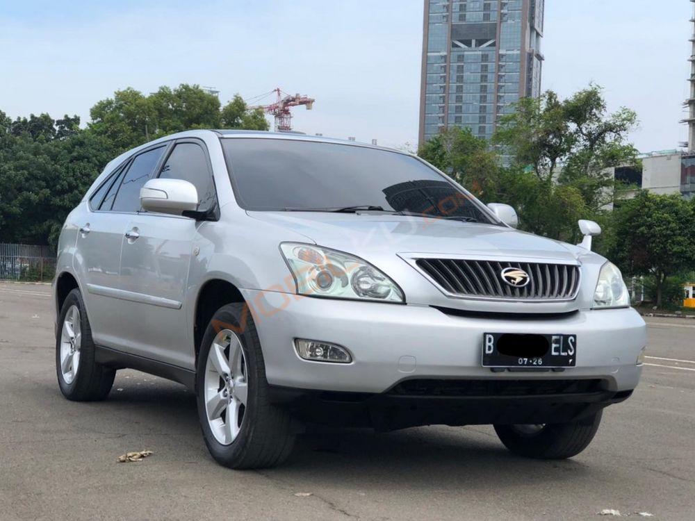 Mobil Toyota Harrier 2013