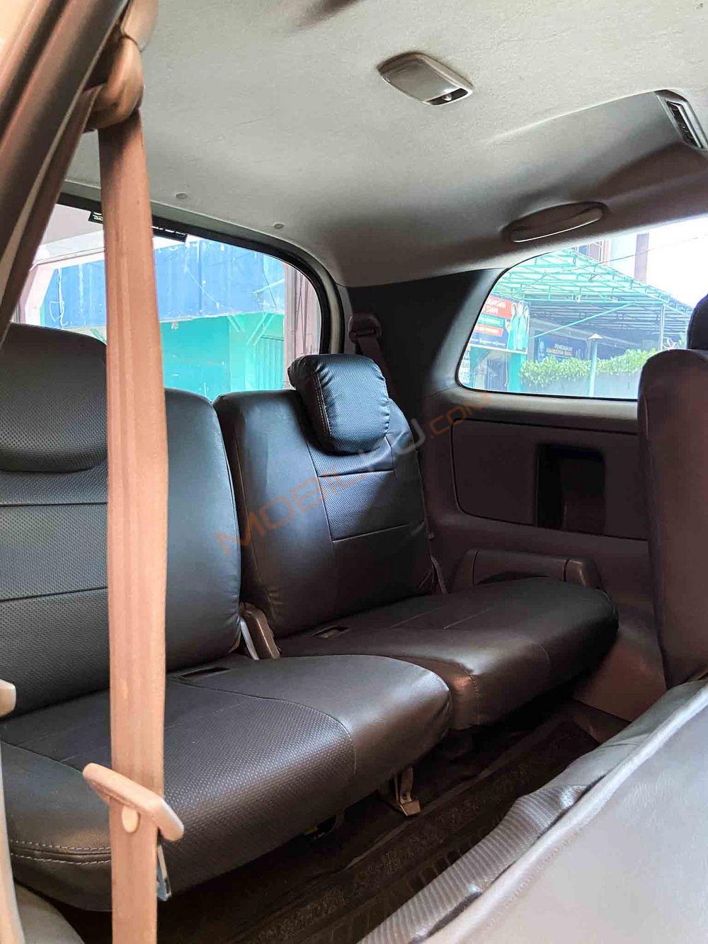 Mobil Toyota Kijang Innova 2008