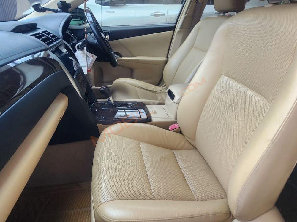Mobil Toyota Camry 2016