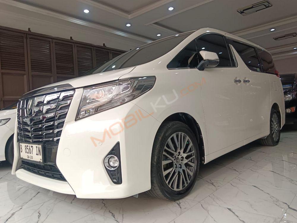 Mobil Toyota Alphard 2017