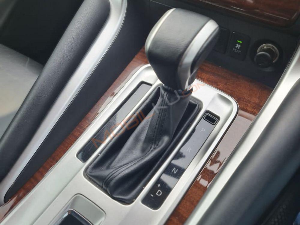 Mobil Mitsubishi Pajero Sport 2016