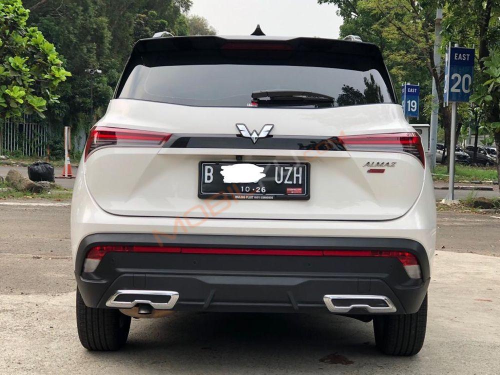 Mobil Wuling Almaz 2021