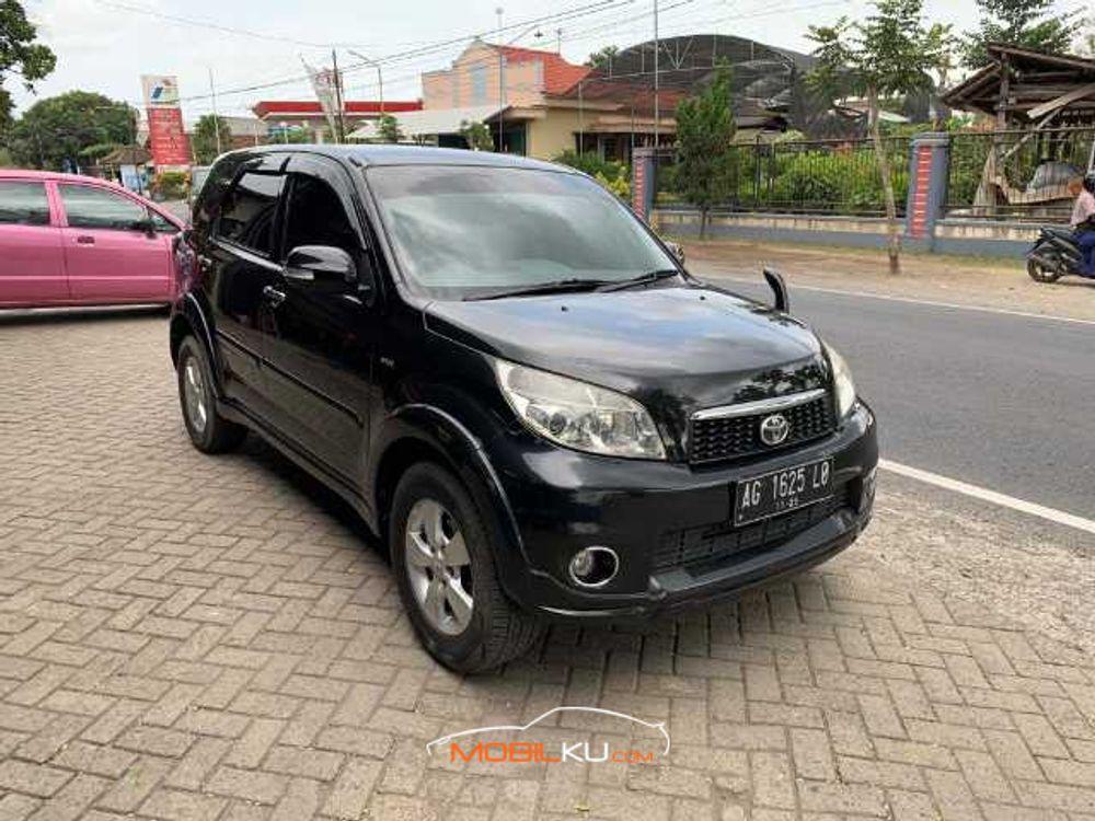 Mobil Toyota Rush 2012