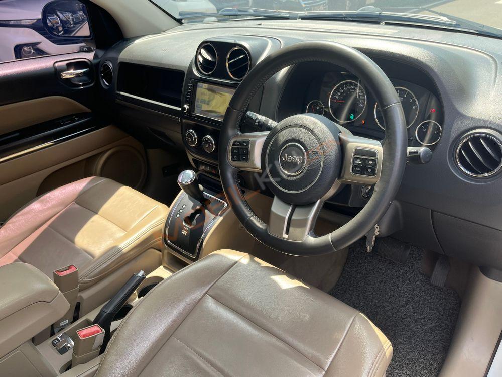 Mobil Jeep Compass 2013