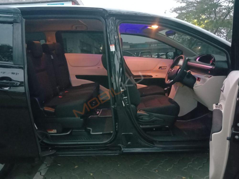 Mobil Toyota Sienta 2017