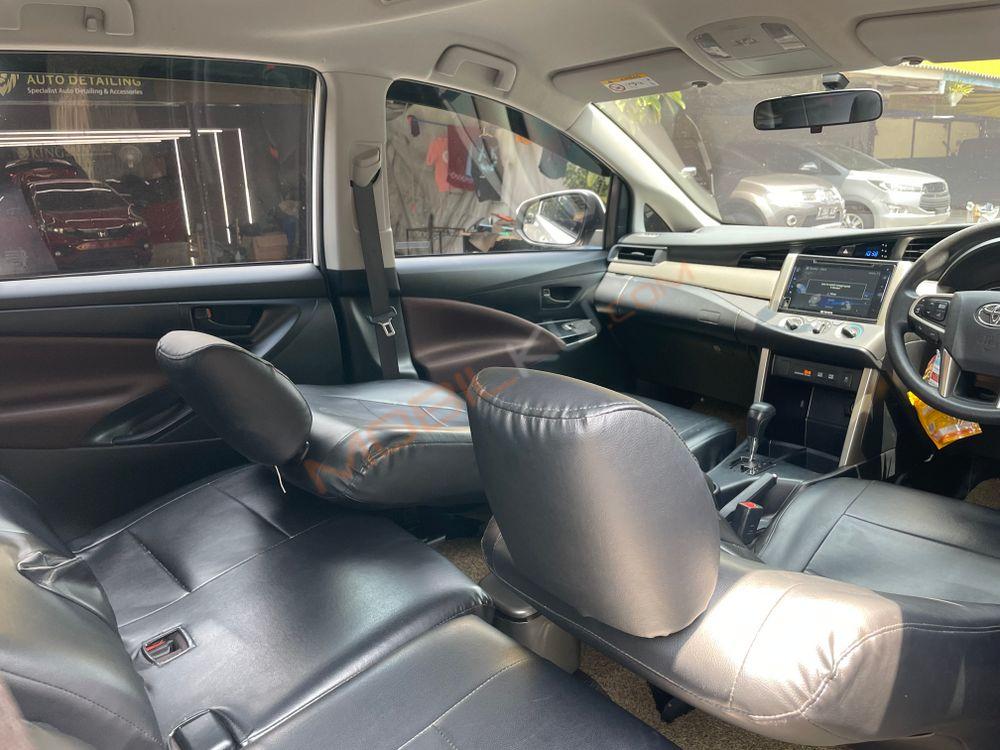 Mobil Toyota Kijang Innova 2021