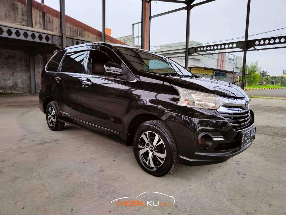 Mobil Daihatsu Xenia 2016