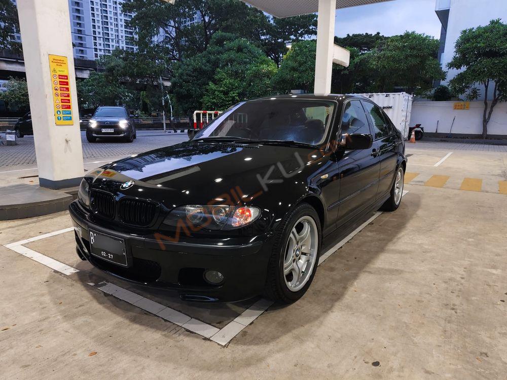 Mobil BMW 3 Series 2004