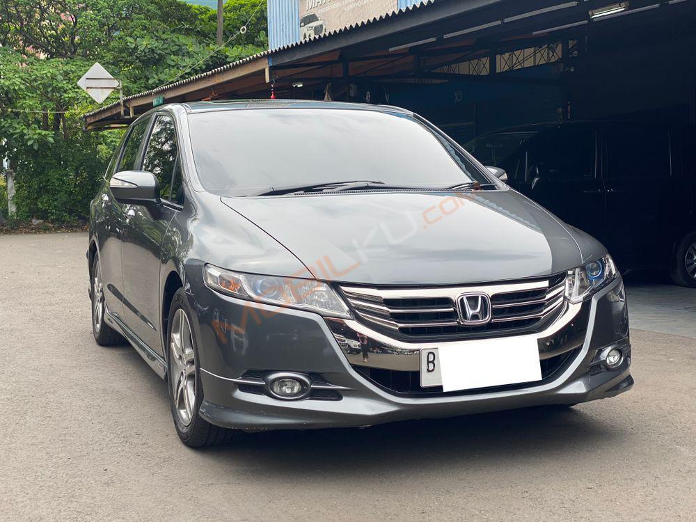 Mobil Honda Odyssey 2012