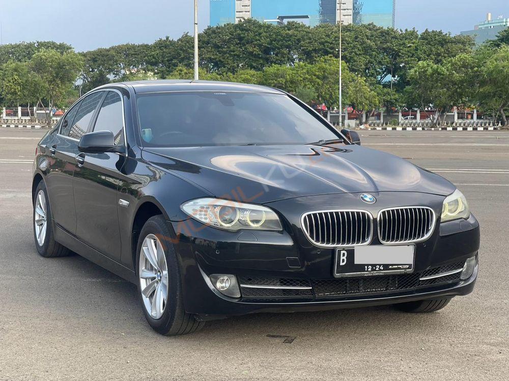Mobil BMW 5 Series 2013