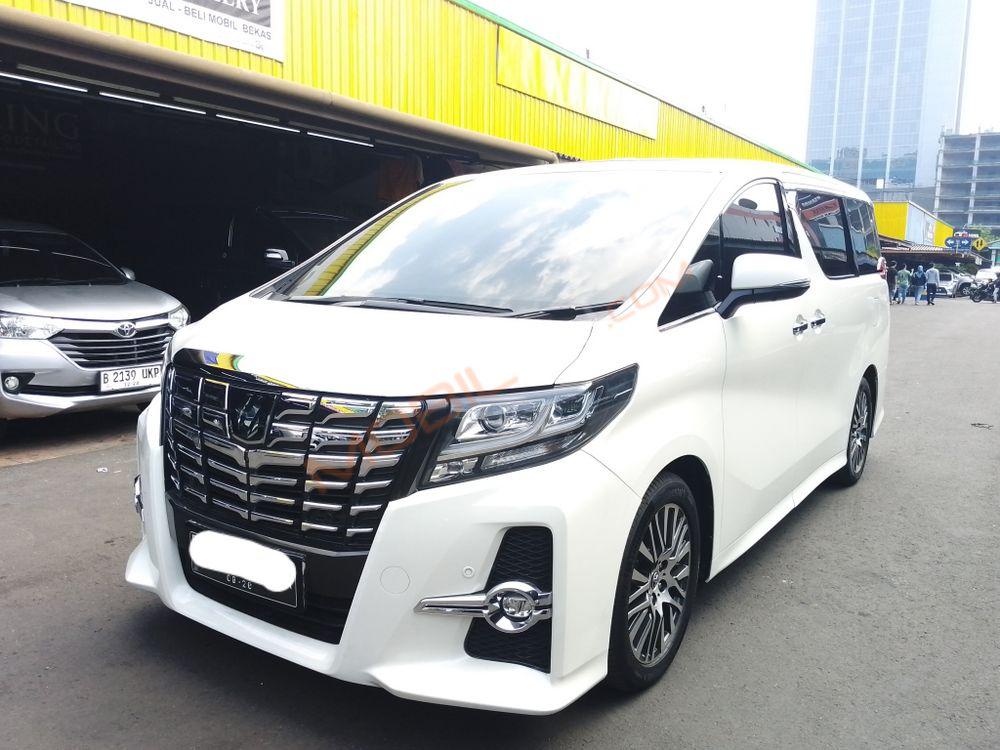 Mobil Toyota Alphard 2016