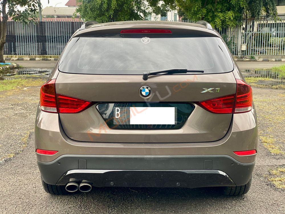 Mobil BMW X1 2013