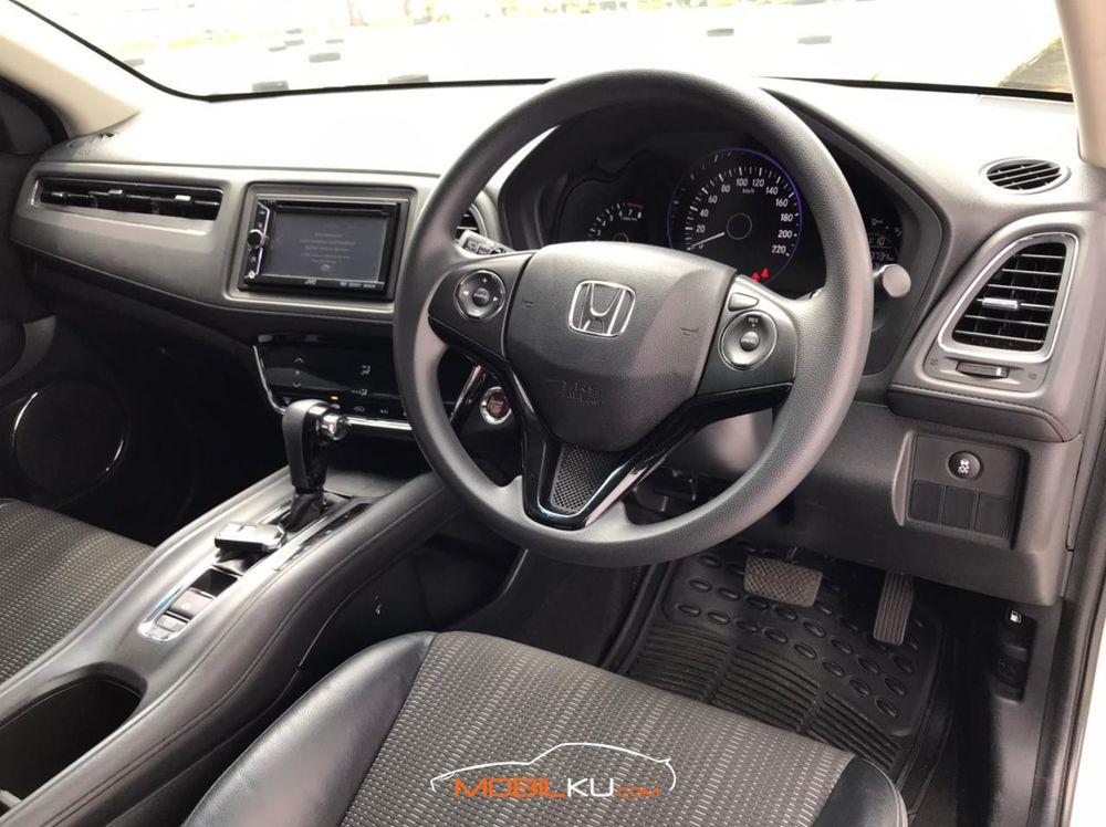 Mobil Honda HR-V 2015