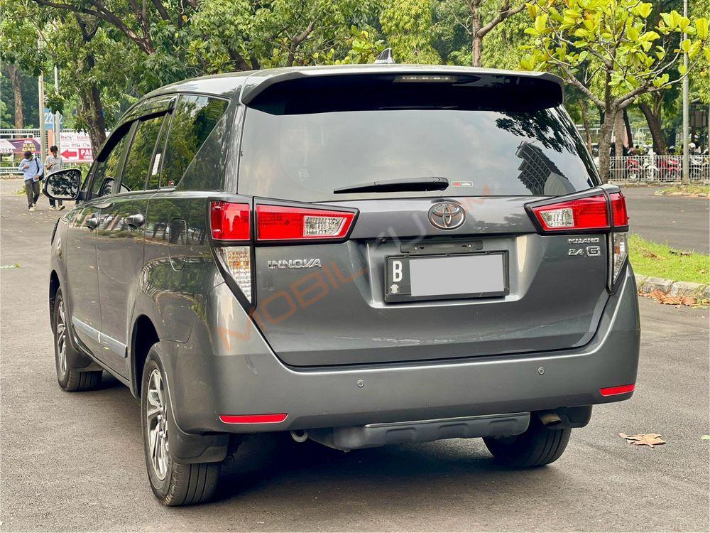 Mobil Toyota Kijang Innova 2022