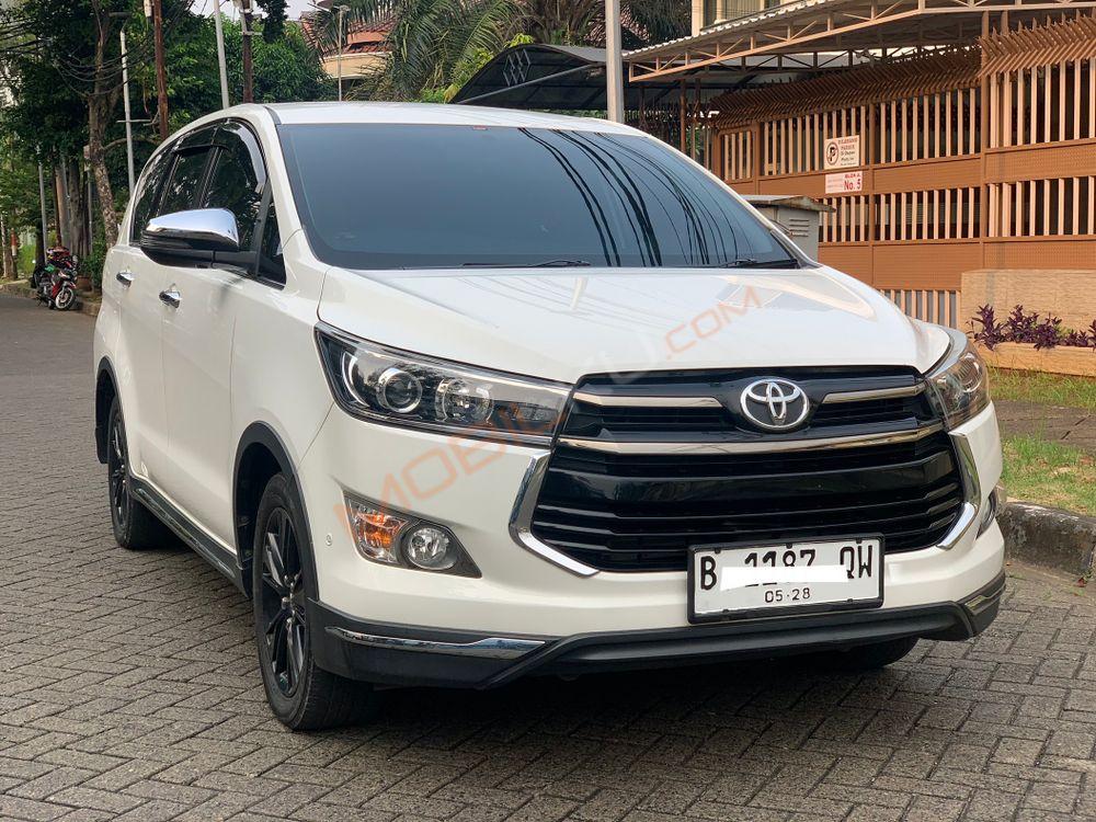 Mobil Toyota Kijang Innova 2018