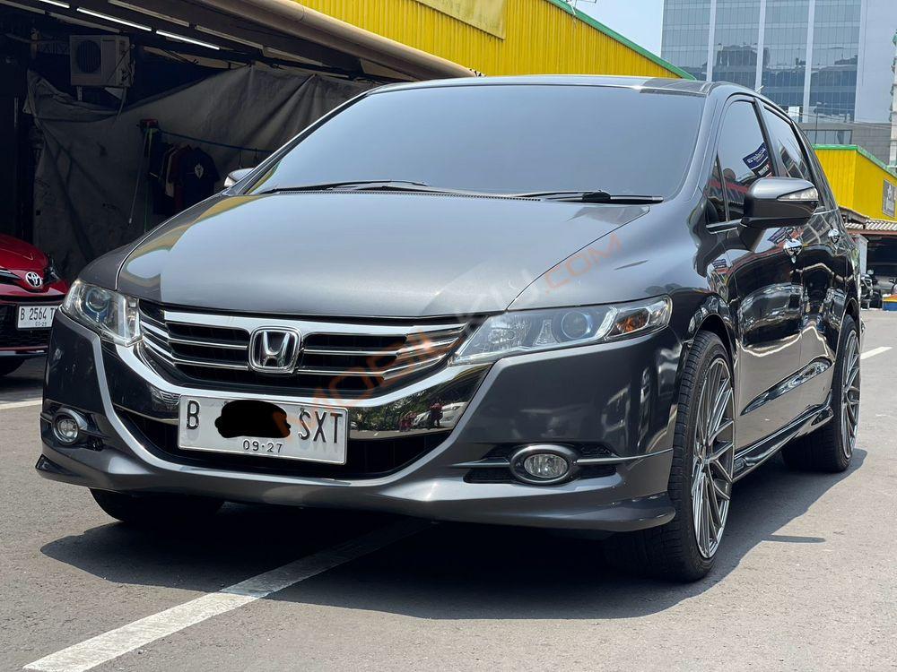 Mobil Honda Odyssey 2012