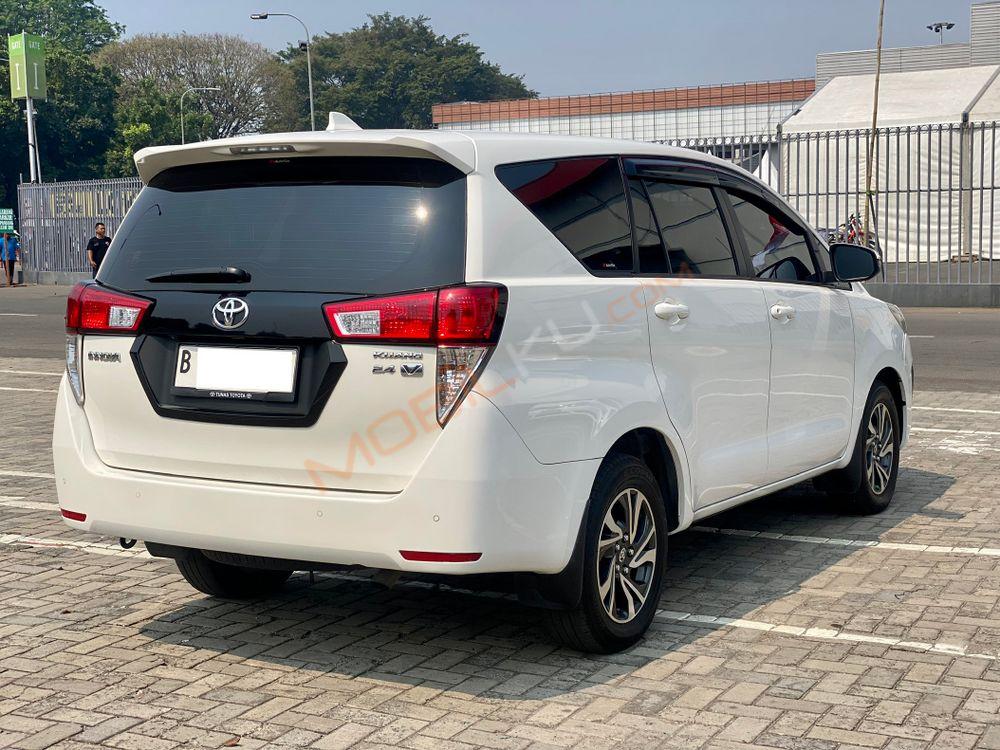 Mobil Toyota Kijang Innova 2022