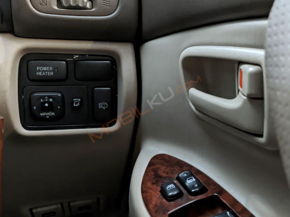 Mobil Toyota Land Cruiser 2000