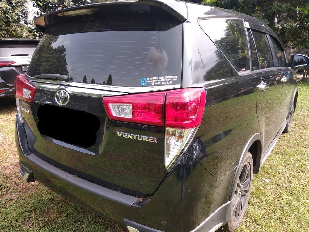 Mobil Toyota Kijang Innova 2020