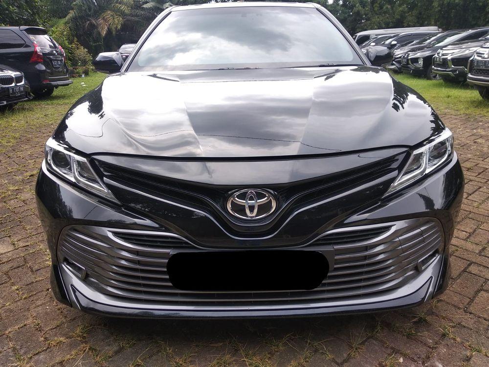 Mobil Toyota Camry 2020