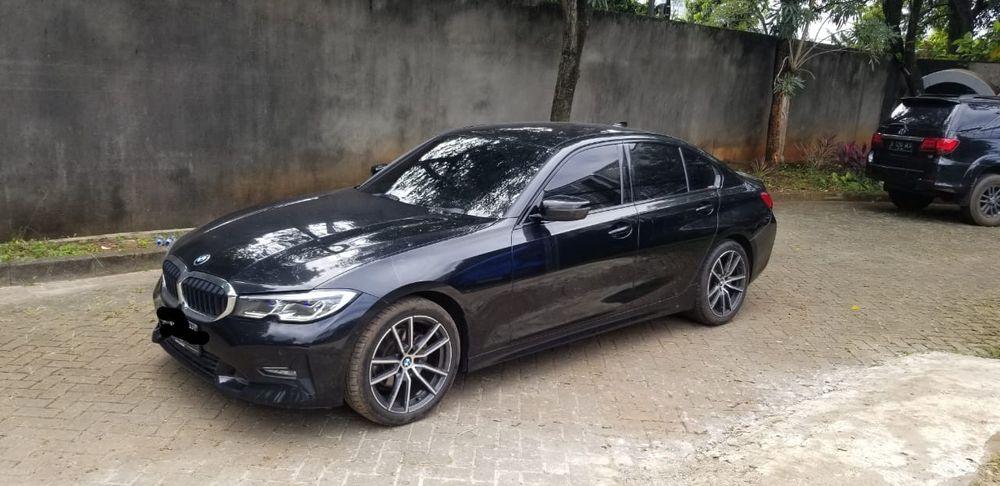 Mobil BMW 3 Series 2020