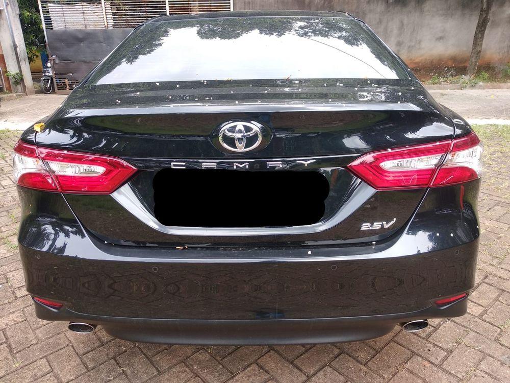 Mobil Toyota Camry 2020