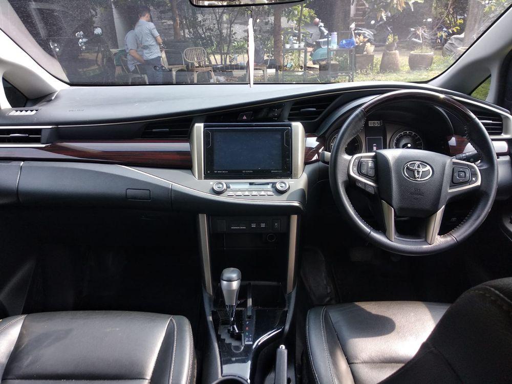 Mobil Toyota Kijang Innova 2020