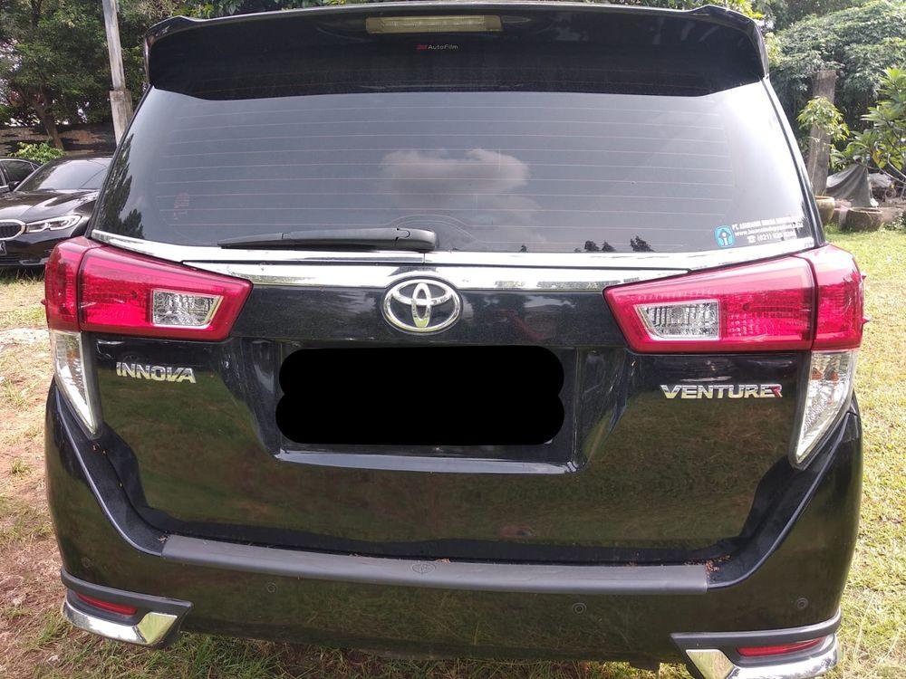 Mobil Toyota Kijang Innova 2020
