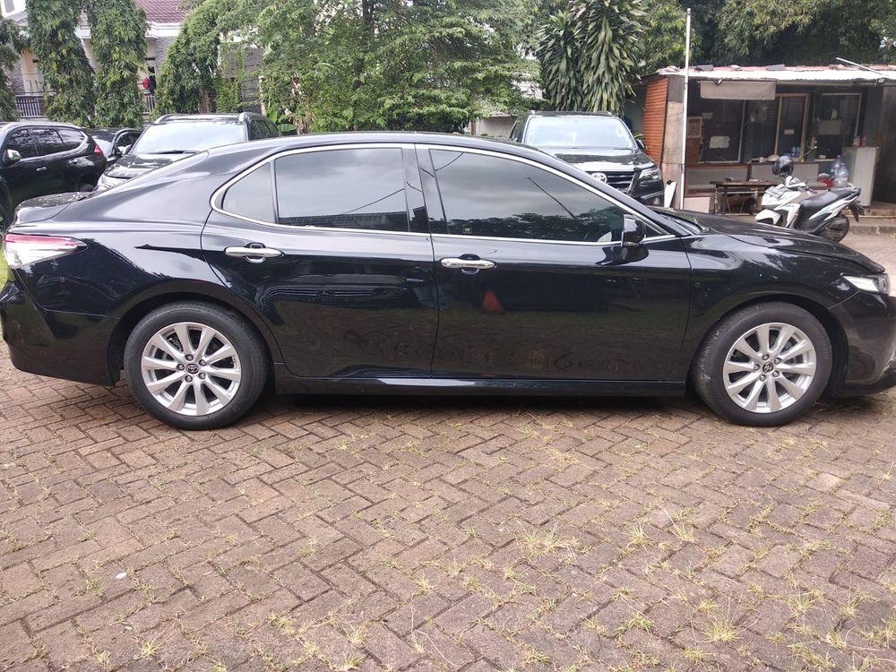 Mobil Toyota Camry 2020