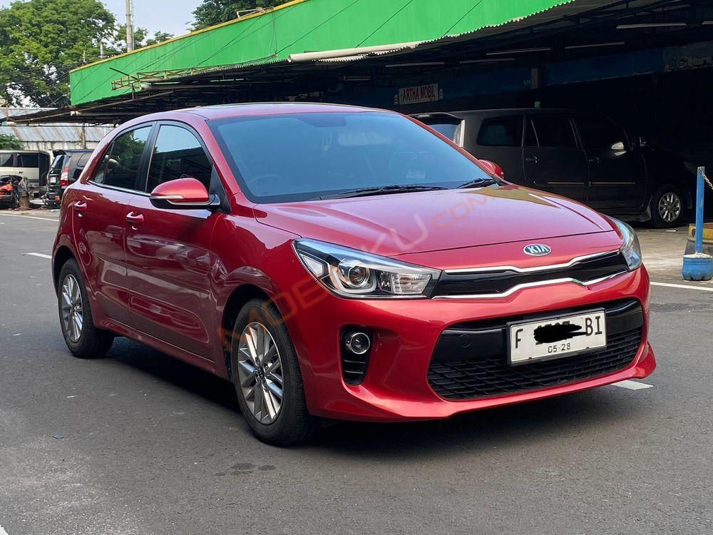 Mobil Kia Rio 2017