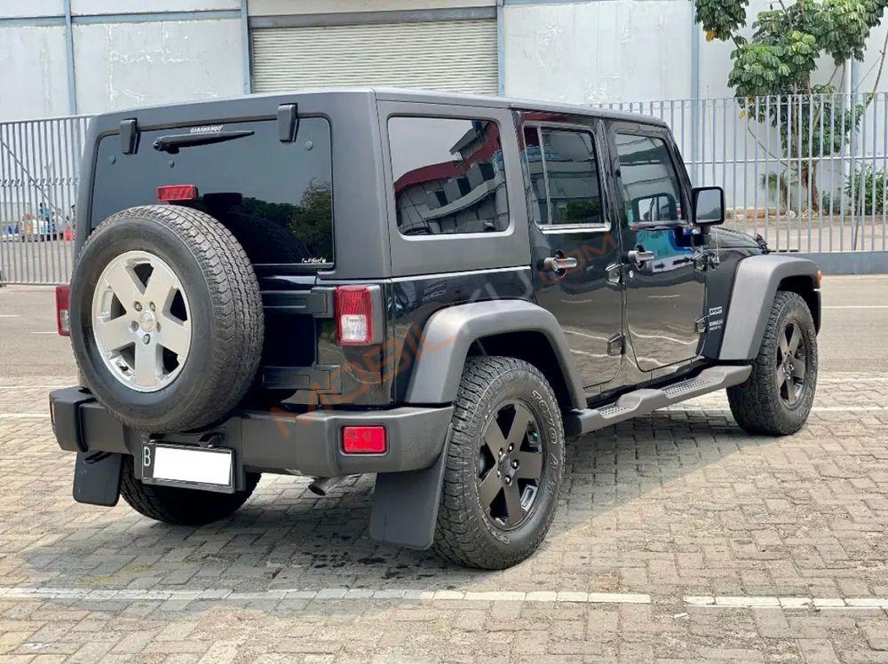 Mobil Jeep Wrangler 2011