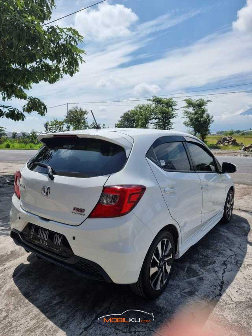 https://mobilku.s3.ap-southeast-3.amazonaws.com/ads/1000/02f390a0-2884-49a6-a78f-e48bdc96e24d.jpg