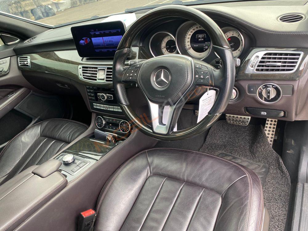 Mobil Mercedes-Benz CLS 2013