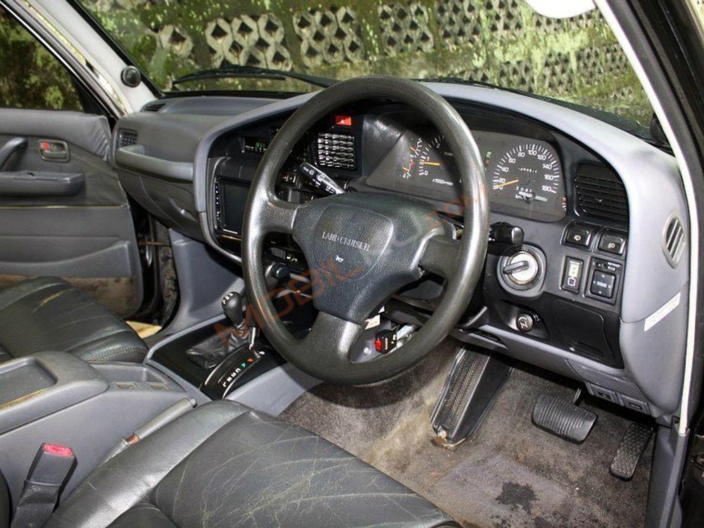 Mobil Toyota Land Cruiser 1998