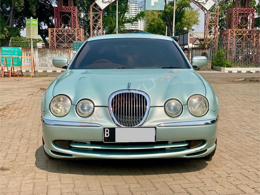 Mobil Jaguar S-Type 2002