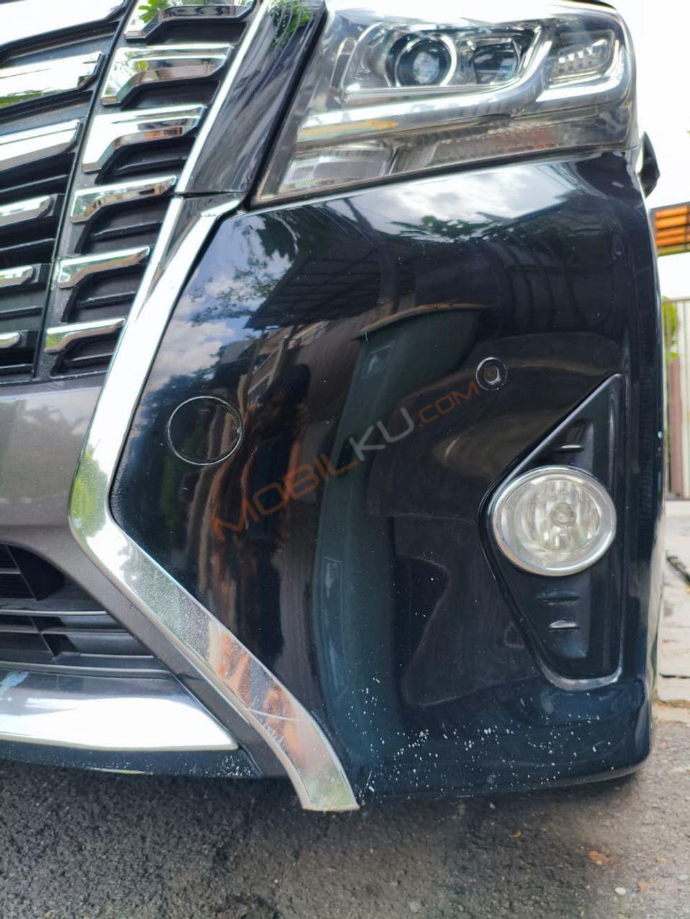 Mobil Toyota Alphard 2017